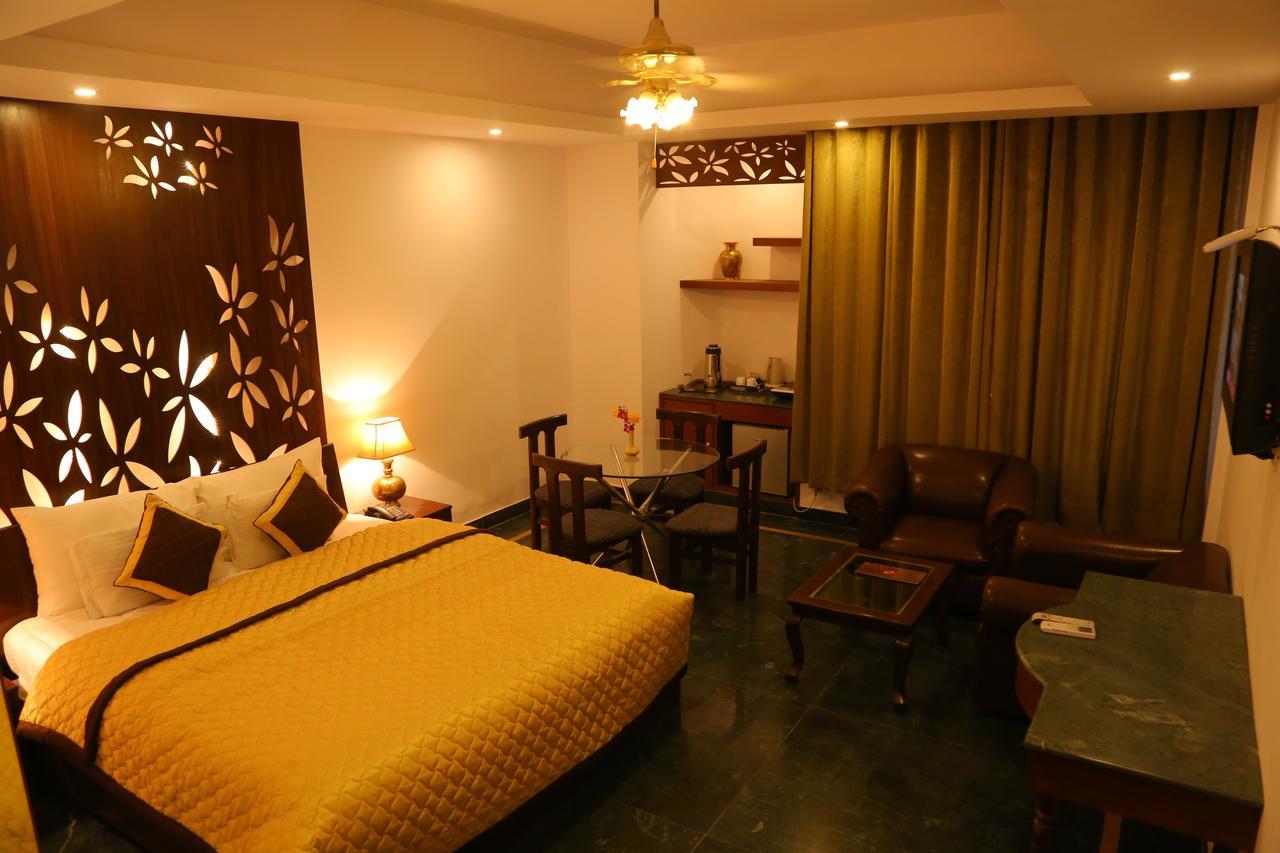 Magsons Resorts Vrindavan Kosi Luaran gambar