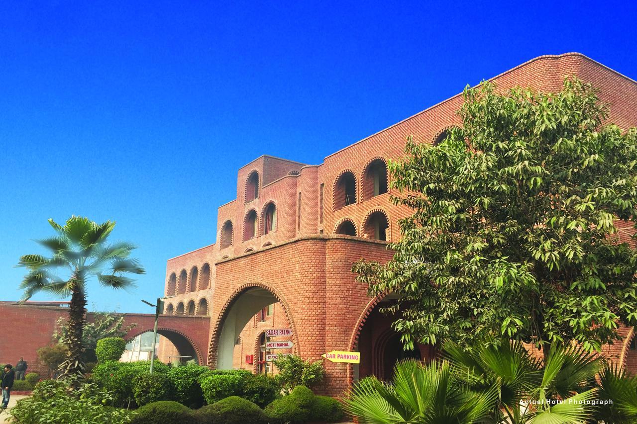 Magsons Resorts Vrindavan Kosi Luaran gambar