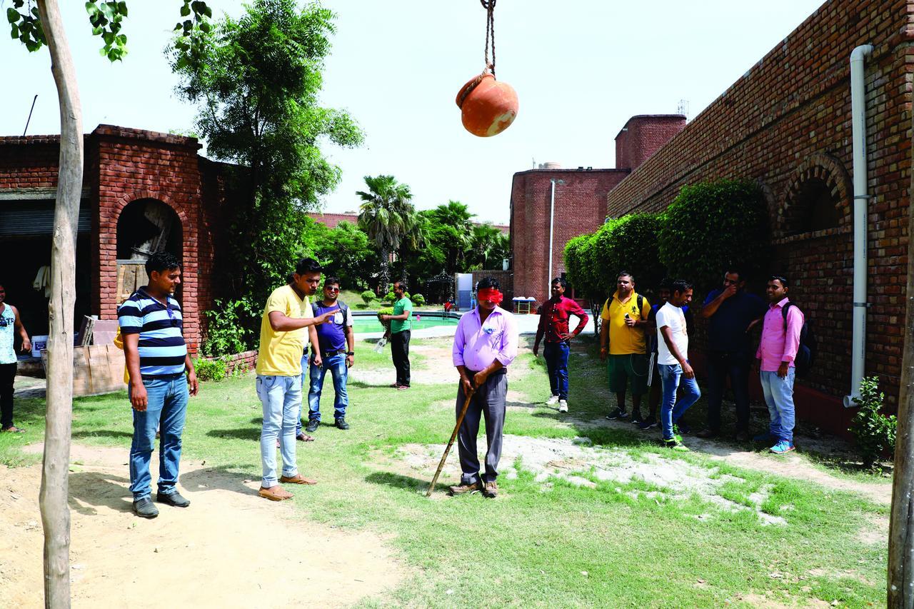 Magsons Resorts Vrindavan Kosi Luaran gambar