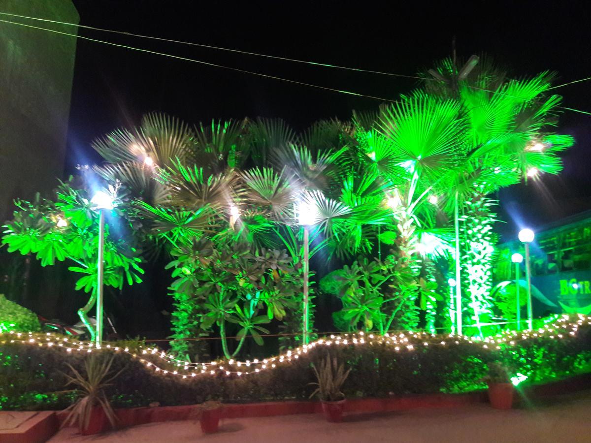 Magsons Resorts Vrindavan Kosi Luaran gambar