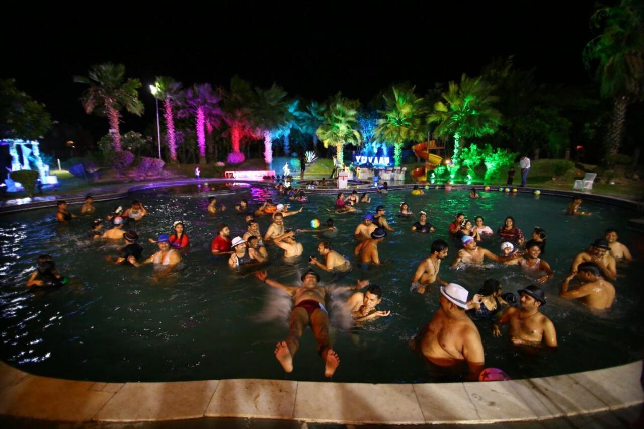 Magsons Resorts Vrindavan Kosi Luaran gambar